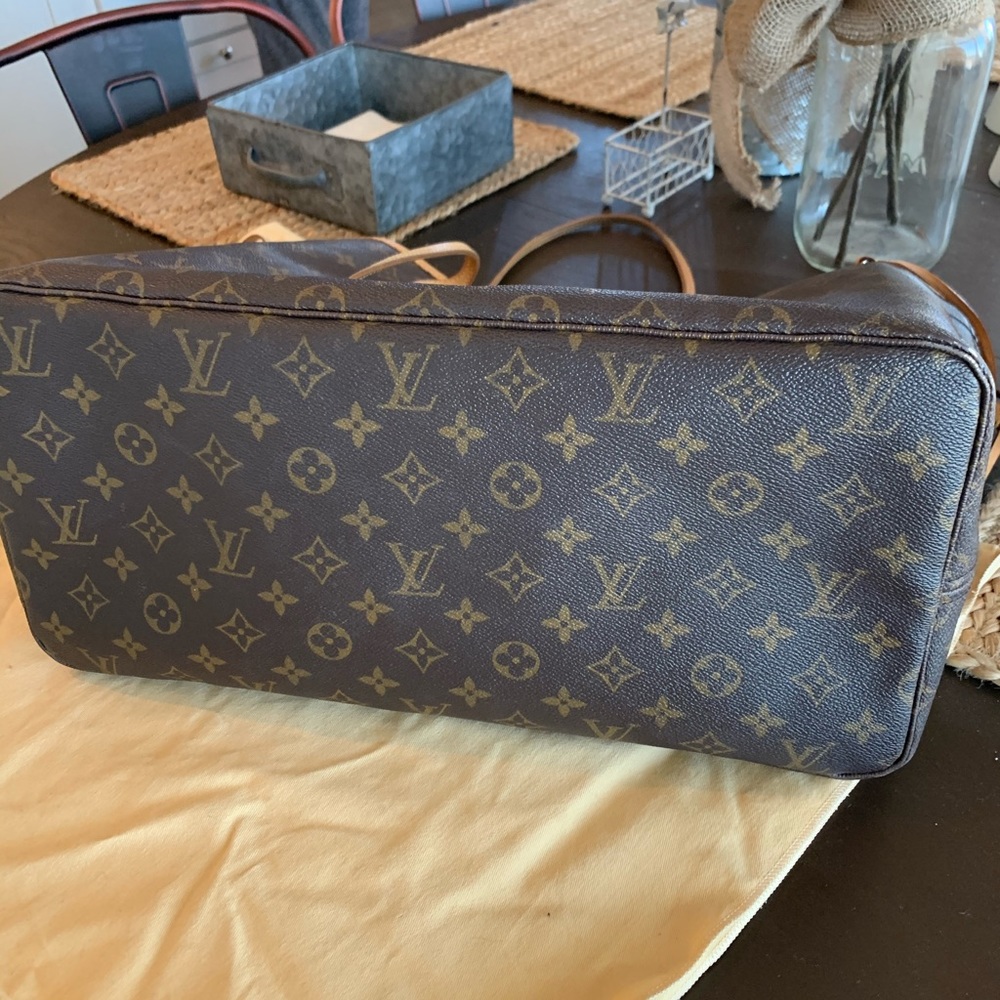 Authentic Louis Vuitton Neverfull GM